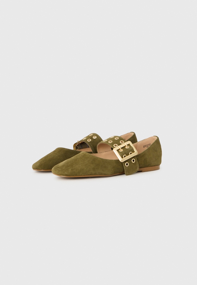 Steve Madden 1993 Kč
Steve Madden 1993 Kč