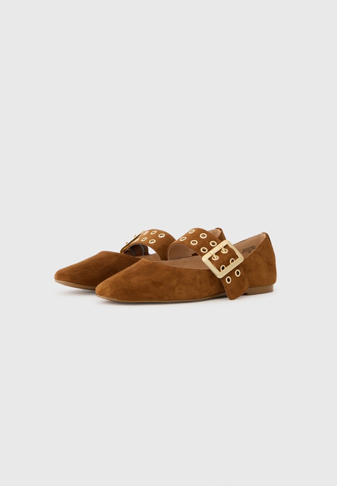 Steve Madden 2216 Kč
Steve Madden 2216 Kč