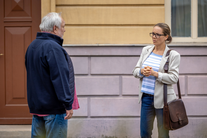 Nekonečný seriál Ulice sleduje dramatické osudy několika spřátelených rodin žijících v sousedství
