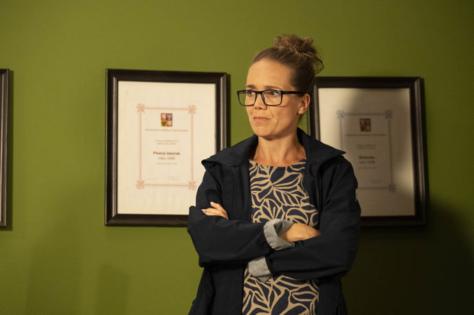 Nekonečný seriál Ulice sleduje dramatické osudy několika spřátelených rodin žijících v sousedství
Nekonečný seriál Ulice sleduje dramatické osudy několika spřátelených rodin žijících v sousedství