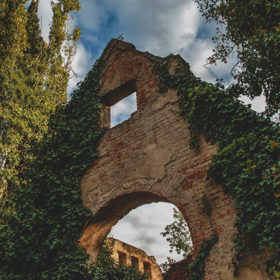 Bohnický hřbitov bláznů
