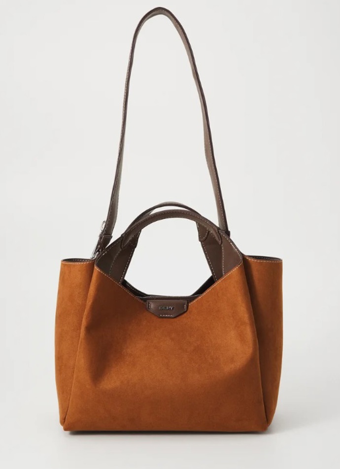 Kabelka, DKNY, 2 865 Kč
Kabelka, DKNY, 2 865 Kč