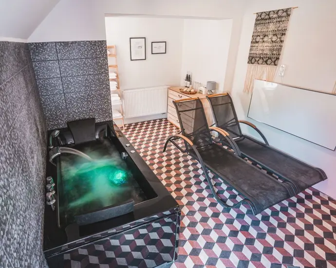 Užít si zde můžete i trochu ničím nerušeného wellnessu.
Užít si zde můžete i trochu ničím nerušeného wellnessu.