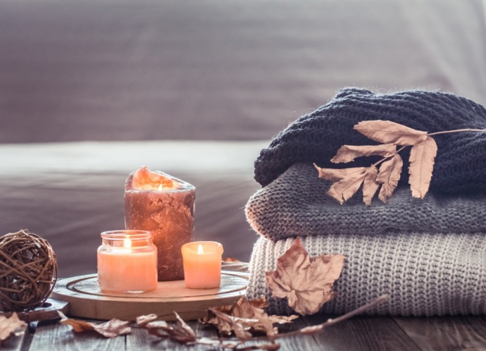 Dopřejte si na podzim domácí lázně, které uvolní vaše tělo i mysl. Relaxační koupel, tělový peeling a hydratace jsou do sychravých dní tím pravým. 
