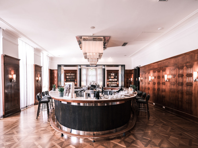 Bar v hotelu Falkensteiner Bar v hotelu Falkensteiner