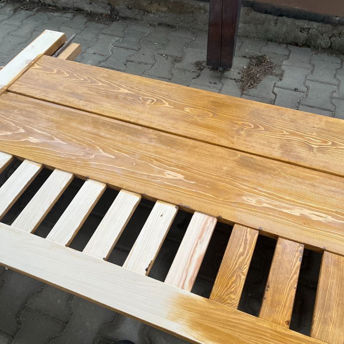 Renovovaná postel získá zpět svůj původní lesk i pevnost. Dřevo zůstane chráněné před poškrábáním a vlhkostí, přitom neztratí přirozenou kresbu ani vůni. A co je nejdůležitější, výsledek bude přesně podle vás.
Renovovaná postel získá zpět svůj původní lesk i pevnost. Dřevo zůstane chráněné před poškrábáním a vlhkostí, přitom neztratí přirozenou kresbu ani vůni. A co je nejdůležitější, výsledek bude přesně podle vás.