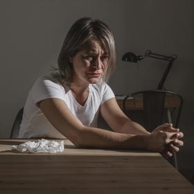 Myslela si, že právě tohle jí vydrží až do konce života. Měla pro koho žít, pro co každý den vstát z postele. Myslela si, že její manžel to má stejně jako ona. Jenže se ukázalo, že neměl.
