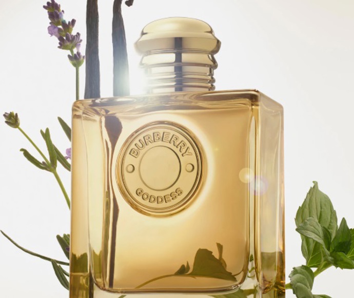 Parfémovaná voda intense pro ženy, Burberry, 2 589 Kč
