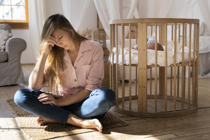 Paní Alice má být správně šťastná a někde uvnitř sebe je. Miluje svou rodinu, s manželem si rozuměli, domluvili se na všem, vše společně probírali, společně se smáli, plakali.
Paní Alice má být správně šťastná a někde uvnitř sebe je. Miluje svou rodinu, s manželem si rozuměli, domluvili se na všem, vše společně probírali, společně se smáli, plakali.