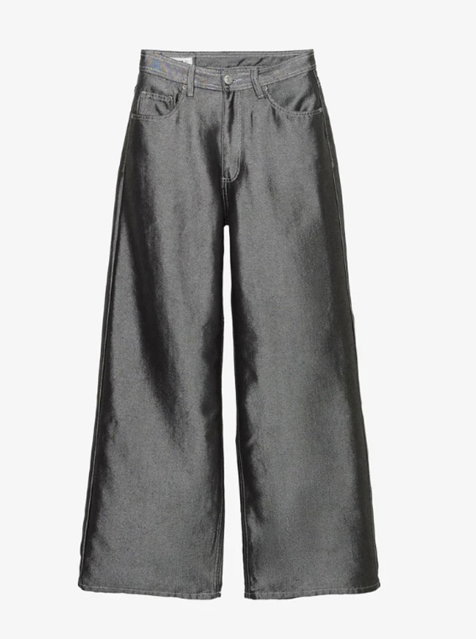 Baggy džíny s metalickým povrchem, PULL&BEAR, 849 Kč
