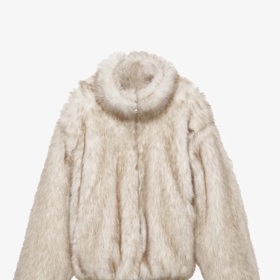 Hebká kožešinová bunda, PULL&BEAR, 1 499 Kč

