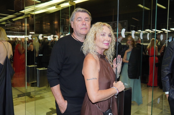 Partner Zdeněk nevyhledává přílišnou pozornost
Partner Zdeněk nevyhledává přílišnou pozornost