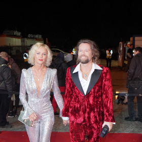 Manželé Krajčovi se ve výběru outfitu příliš nesladili. 
