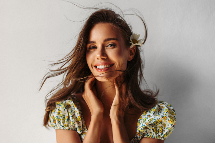 Designéři letos sáhli do minulosti a vytáhli motivy, které by ještě před pár lety působily směšně.
