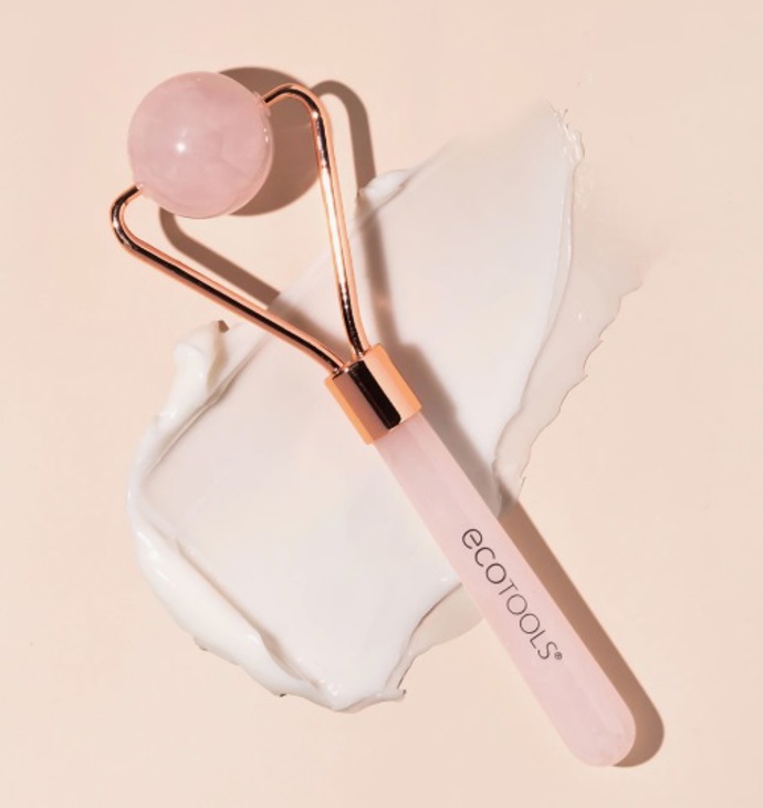 Masážní pomůcka na oční okolí, EcoTools, 264 Kč

