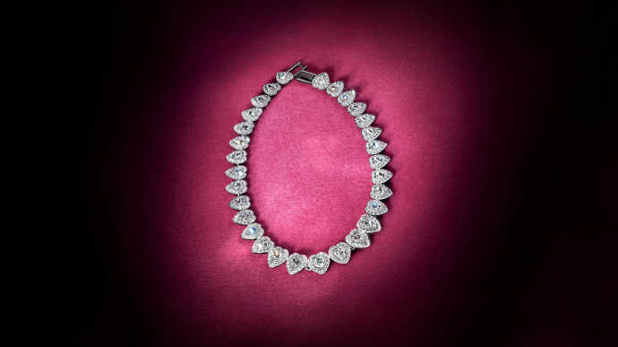 Náhrdelník, Swarovski x Ariana Grande, 7300 Kč
