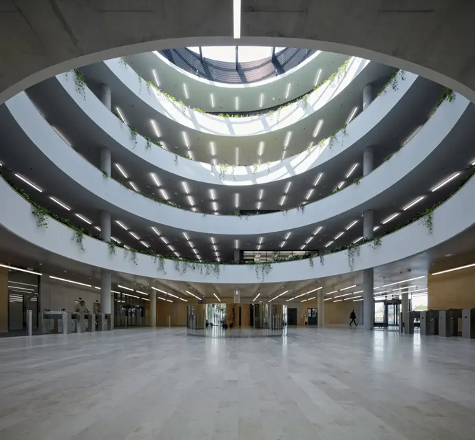 Nová budova ČSOB – HHQ Hradec Králové, Roman Brychta, Adam Halíř / PROJEKTIL ARCHITEKTI, s.r.o.
