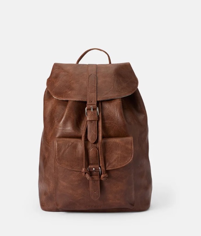 Kožený batoh, Pier One, 890 Kč
