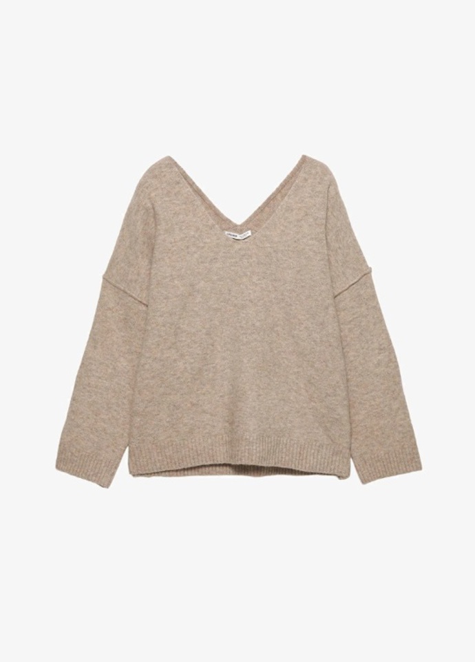 Volný svetr, PULL&BEAR, 699 Kč
