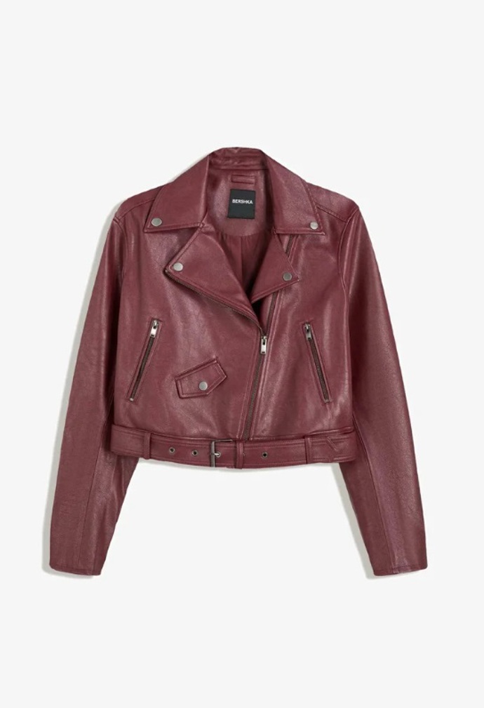 Bordó koženková bunda do pasu, Bershka, 849 Kč
