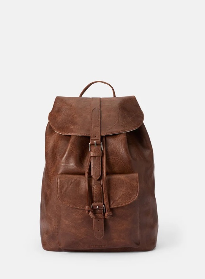 Koženkový batoh, Pier One, 890 Kč
