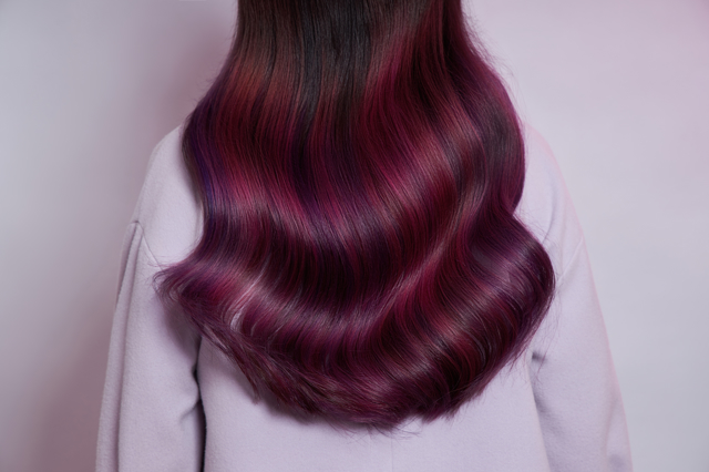 odstín vlasů black cherry