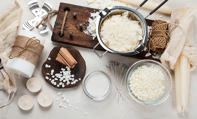 K výrobě svíček potřebujete jen pár ingrediencí.
