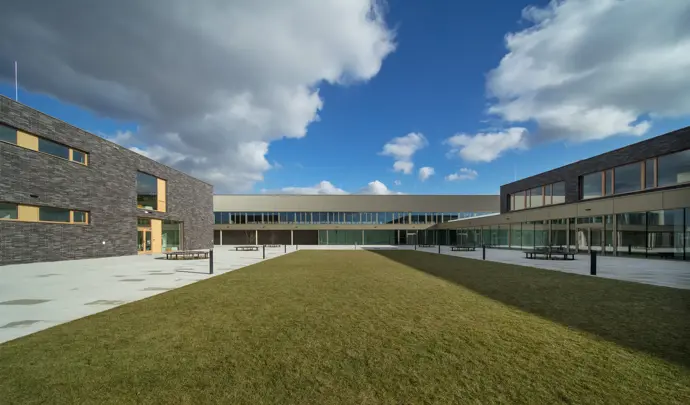 Základní škola Šeberov, Aleš Lapka, Martin Kuklík / ADR s.r.o. ARCHITEKTURA DESIGN REALIZACE
