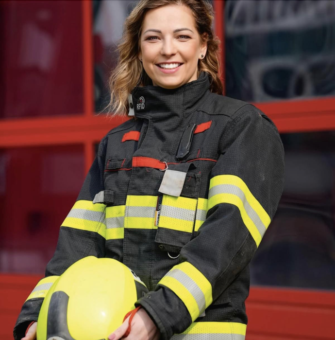 Hasička Michaela Plšková říká, že na své kolegy se při zásazích plně spoléhá. 
