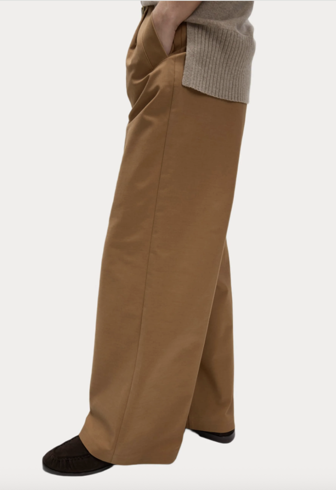 RICH WIDE LEG, Marks & Spencer, 1086 Kč
RICH WIDE LEG, Marks & Spencer, 1086 Kč