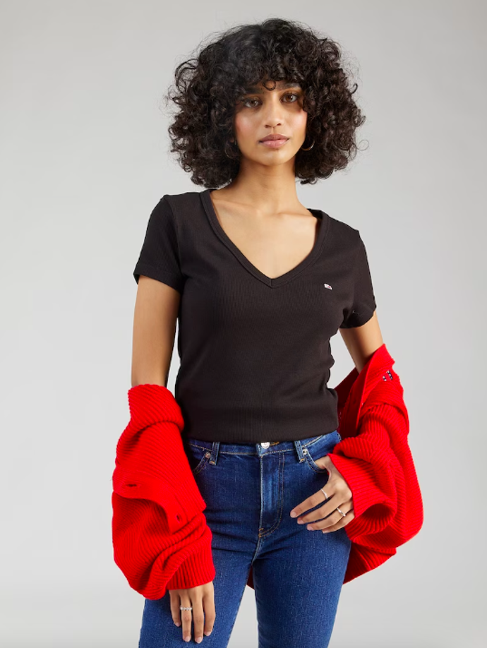 Tommy Jeans Tričko 839 Kč
Tommy Jeans Tričko 839 Kč