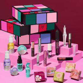 BENEFIT COSMETICS  Glam Cube - Vánoční adventní kalendář, 4190 Kč
