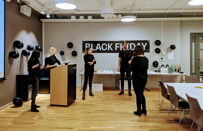 Obchody se na Black Friday vždy náležitě připraví.
Obchody se na Black Friday vždy náležitě připraví.
