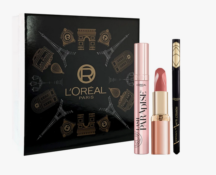 Dárková sada L’Oréal Paris obsahuje prodlužující řasenku pro extra objem, oční linky ve fixu a hydratační rtěnku, 835 Kč
Dárková sada L’Oréal Paris obsahuje prodlužující řasenku pro extra objem, oční linky ve fixu a hydratační rtěnku, 835 Kč