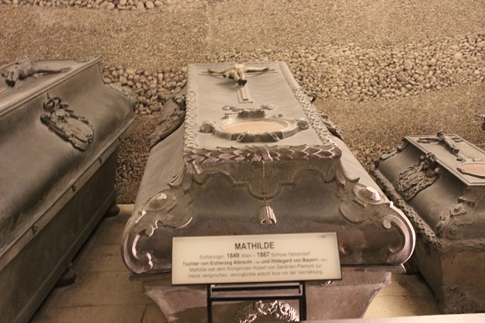 Rakev Matyldy Rakouské v Kapucínské hrobce ve Vídni.
Rakev Matyldy Rakouské v Kapucínské hrobce ve Vídni.