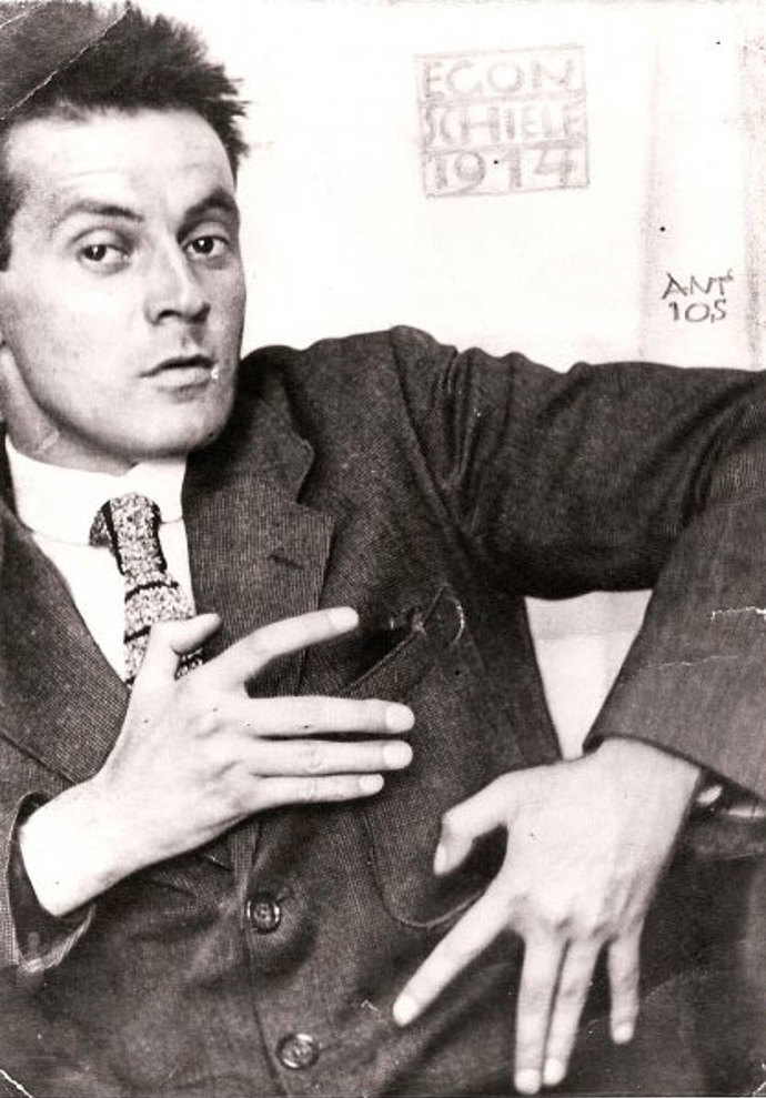 O fotografii z roku 1914 se postaral Anton Josef Trčka, rakousko-český fotograf, malíř a básník.
O fotografii z roku 1914 se postaral Anton Josef Trčka, rakousko-český fotograf, malíř a básník.