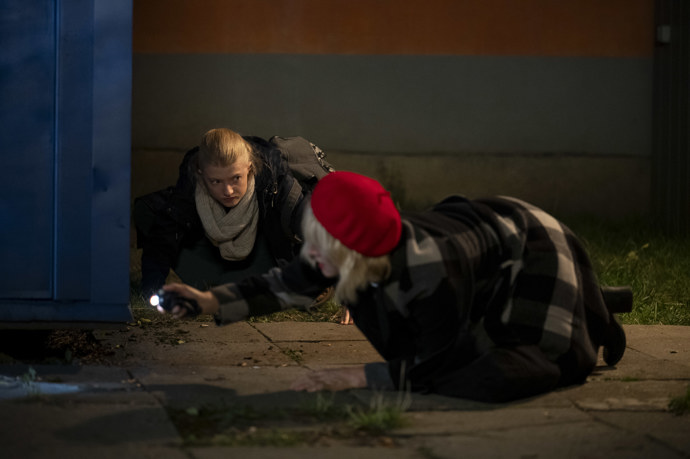 Nekonečný seriál Ulice sleduje dramatické osudy několika rodin žijících v sousedství
