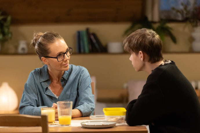Nekonečný seriál Ulice sleduje dramatické osudy několika rodin žijících v sousedství
