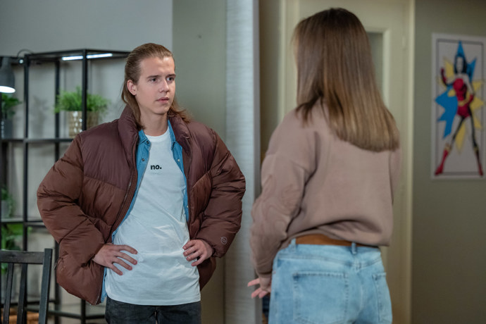 Nekonečný seriál Ulice sleduje dramatické osudy několika rodin žijících v sousedství
