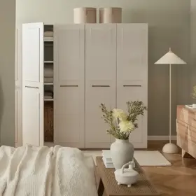 Současný trend není o extravaganci, ale o klidu. Lidé hledají odstíny, které navodí pohodu, propojí prostor a vytvoří domov, kde je příjemné žít.
Současný trend není o extravaganci, ale o klidu. Lidé hledají odstíny, které navodí pohodu, propojí prostor a vytvoří domov, kde je příjemné žít.