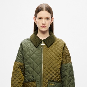 Dvoubarevná prošívaná bunda, Barbour, 6 700 Kč
