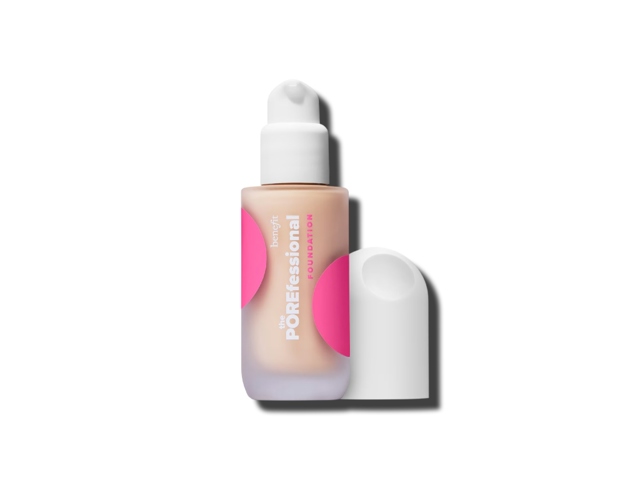 Vyhlazující make-up The Porefessional Foundation, Benefit Cosmetics, 1 260 Kč, prodává Sephora 
