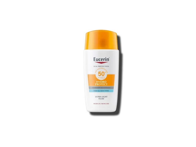 Ultra lehký fluid na obličej Eucerin SUN Hydro Protect SPF50+, 515 Kč (50 ml), prodává Dr. Max 
