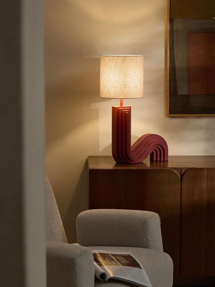 Designová stolní lampa Luomo, Westwing Collection, 4 899 Kč 
