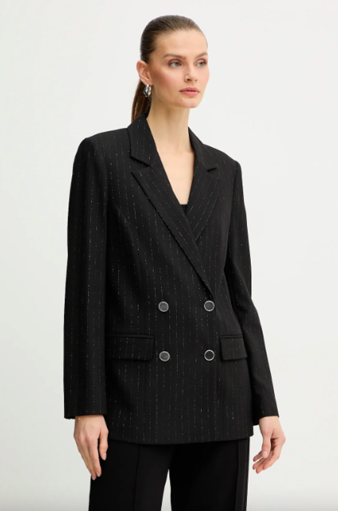 Sako s kamínky Guess, 2 419 Kč, prodává Answear
Sako s kamínky Guess, 2 419 Kč, prodává Answear
