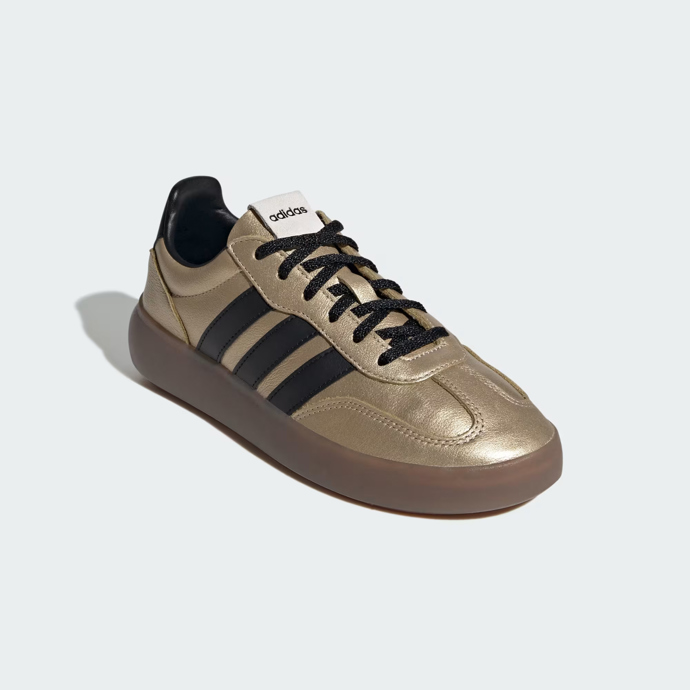 Zlaté tenisky, Adidas, 2199 Kč
