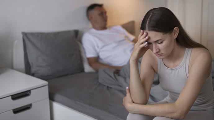 Povídali si spolu, rozumí si, rozdělili si práci doma, podporovali se vzájemně. Vztah na první pohled naprosto jedinečný. Jenže se v poslední době něco stalo.
Povídali si spolu, rozumí si, rozdělili si práci doma, podporovali se vzájemně. Vztah na první pohled naprosto jedinečný. Jenže se v poslední době něco stalo.