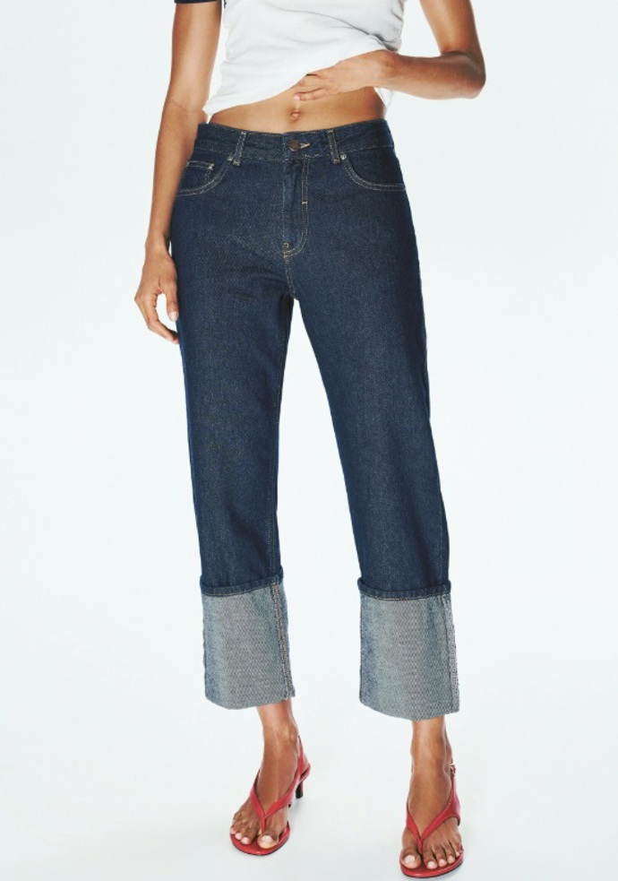 Džíny s vysoko ohrnutými nohavicemi, PULL&BEAR, 849 Kč
