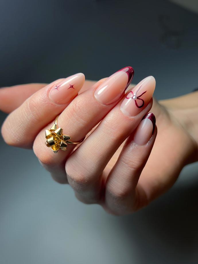 Minimalistické zdobení pro milovnice delších nehtů
Minimalistické zdobení pro milovnice delších nehtů