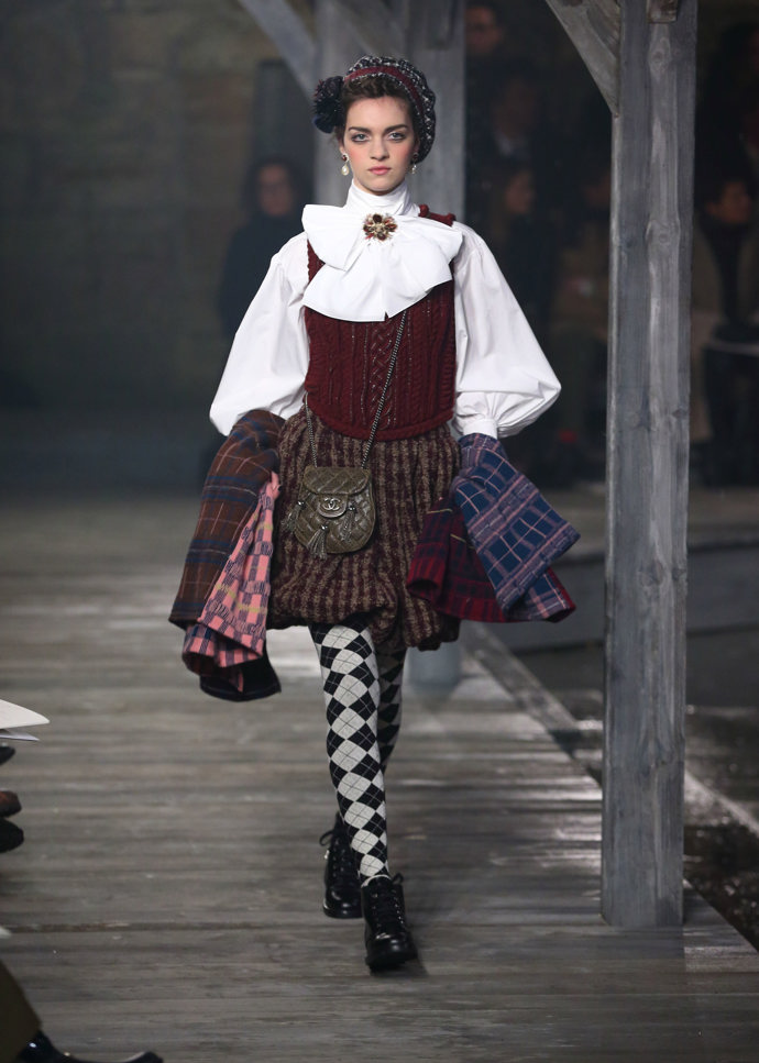Argyle punčochy jsou letos trendy
